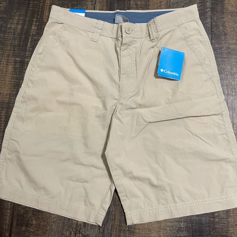 Columbia Khaki Shorts